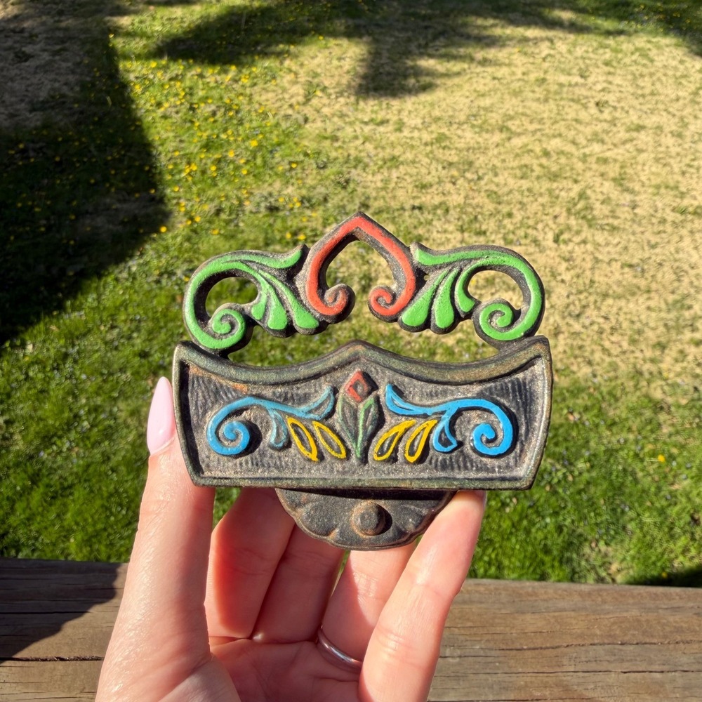 Vintage Wilton Cast Iron Match Holder Pennsylvania Dutch Hand Painted Rustic